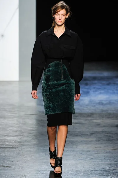 Look 28